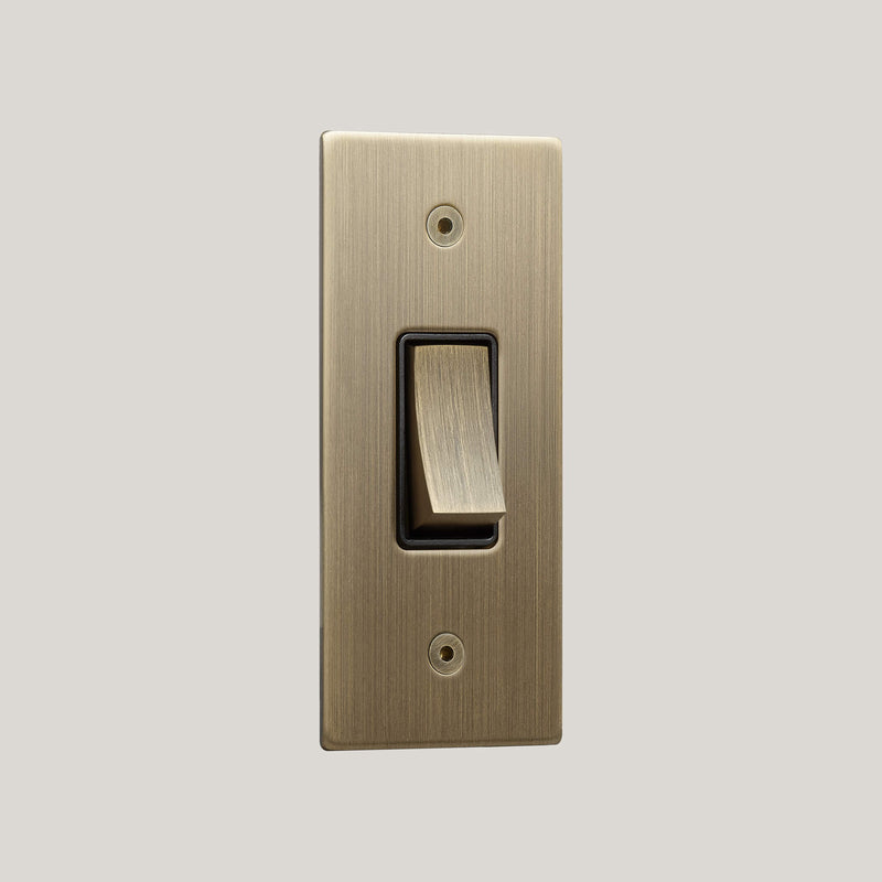 Ambassador Square 1G Black