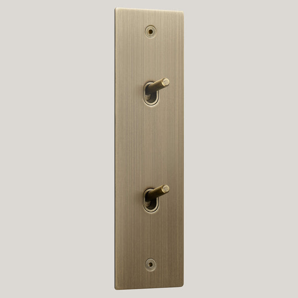 2G/Ambassador Square 2G/Antique Brass