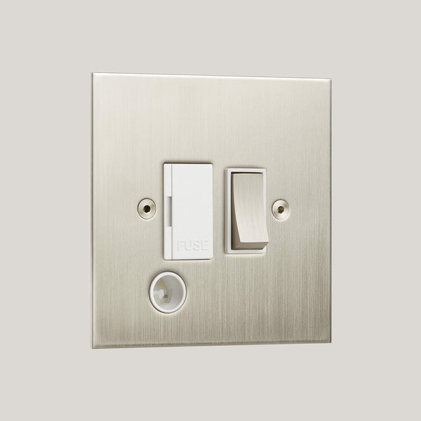 White Inserts/True Edge White/Satin Nickel
