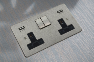 Horizon Classic double socket with black inserts finished in Satin Chrome