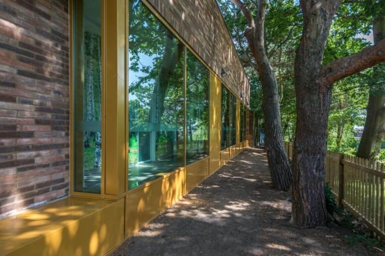 New Victoria Hospital, Kingston Upon Thames, external view of the building.