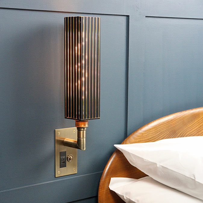 Ambassador Wall Light reeded black and gold